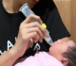 Momen Baby Mikaila bersama Papa
