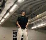 <i>Swag</i> Dengan Monokrom