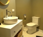 Toilet Tamu