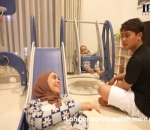 Momen Beri Kejutan Kamar 