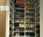 Lemari Koleksi Sepatu