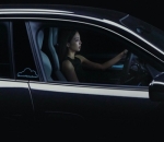 Pesona Saat Kendarai Mobil