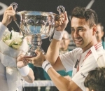 Raffi Ahmad Ajak Desta Angkat Piala