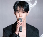 Doyoung Sapa Penggemar