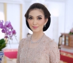 Anggun Bak Putri Solo