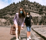Kompak dengan Kacamata
