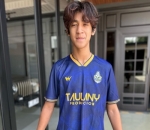 Cute dengan Jersey 