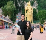 Senantiasa Gendong Saat Jalan-jalan