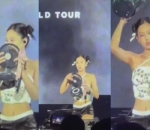 Jennie Bawa Kipas Angin Besar