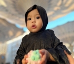 Ameena Cute Pakai Hijab Hitam