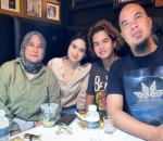 Momen Harmonis Saat Hangout