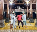 Sering Tampil Simpel Kala Ketemu Artis 