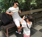Tingkah Kocak Like Father Like Son