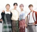 Johnny Cs Pakai Sarung