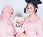 Ibu dan Anak Sama Menawannya