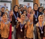 Keseruan Teman-teman Wisuda