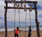 Keseruan Mantai Bareng Kenzo