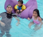 Asyik Berenang