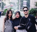Kompakan Pakai Outif Gelap