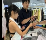 Jeon Soyeon (G)I-DLE Kepergok Belanja Bareng Mon Se Hoon