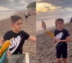Beli Jagung Bakar di Pantai
