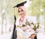 Berhijab Saat Wisuda 