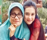 Pelukan Manis di Lokasi Syuting