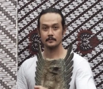 Dwi Sasono Buat Karya Gabungan Patung dan Logam
