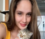 Bareng Kucing Kesayangan