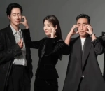 Kompak Pasang Love Sign