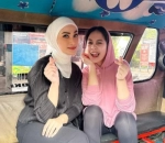Tak Segan Naik Angkutan Umum