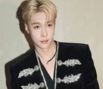 Lay EXO