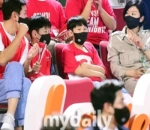 Nonton Pertandingan Olahraga