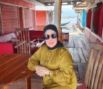 Swag dengan Kacamata Hitam