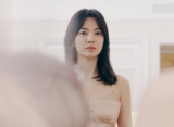 Bak Jadi Rebutan, Song Hye Kyo Meringis Dicium Sahabat Sampai Bunyi