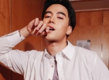 Vidi Aldiano Tampil Nyentrik di Pesta Ultah Chelsea Islan, Tegaskan Bukan Jadi Pak Tarno