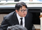 Bang Si Hyuk Terungkap Bukan Sosok dengan Penghasilan Tertinggi di HYBE
