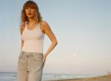 Taylor Swift Kembali ke Akar Country dalam Lagu Tema Toy Story 5