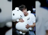 Visual Menawan Park Jihoon Bikin Penggemar Terpukau di Konser Fan di Kuala Lumpur