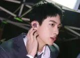 Foto BTS Jin Merokok dengan Karina Aespa Bikin Heboh, K-Netizen Geram