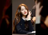 Jang Wonyoung IVE Tampilkan Gaya Santai di Pesawat Amid Kontroversi