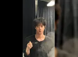 Jin BTS Memikat Hati Penggemar dalam Video 30 Detik untuk ELLE Korea