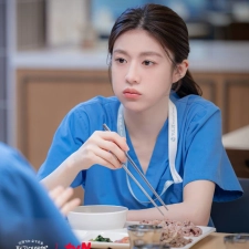 Attitude Go Yoon Jung Mirip Anak Cowok Kelas 5 SD Dikuak Sutradara Shin Won Ho