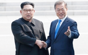 Momen Jabat Tangan Presiden Moon Jae In - Kim Jong Un Capai Rating Tinggi, Netter Terharu