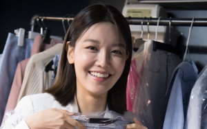 Pamer Foto-Foto Cantik, Sooyoung Ngaku Susah untuk Tak Pose 'Gila'
