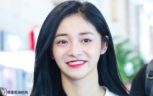 Usung Gaya Santai Ini di Bandara, Kyulkyung Pristin Dibilang Norak