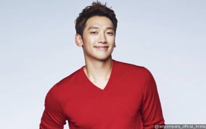 Unggah Foto Ini, Rain Pamer Kaki Seksi Berotot