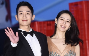 Gandengan di Baeksang, Son Ye Jin - Jung Hae In Bikin Baper Fans 'Pretty Noona'