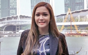 Tulis Pesan Bijak, Maia Estianty Bikin Salfok Mirip BCL