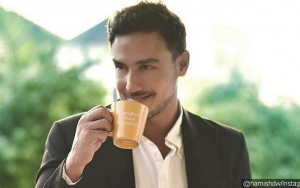 Pernah Minum Enam Gelas Kopi Sehari, Hamish Daud Bagikan Tips Anti Dehidrasi